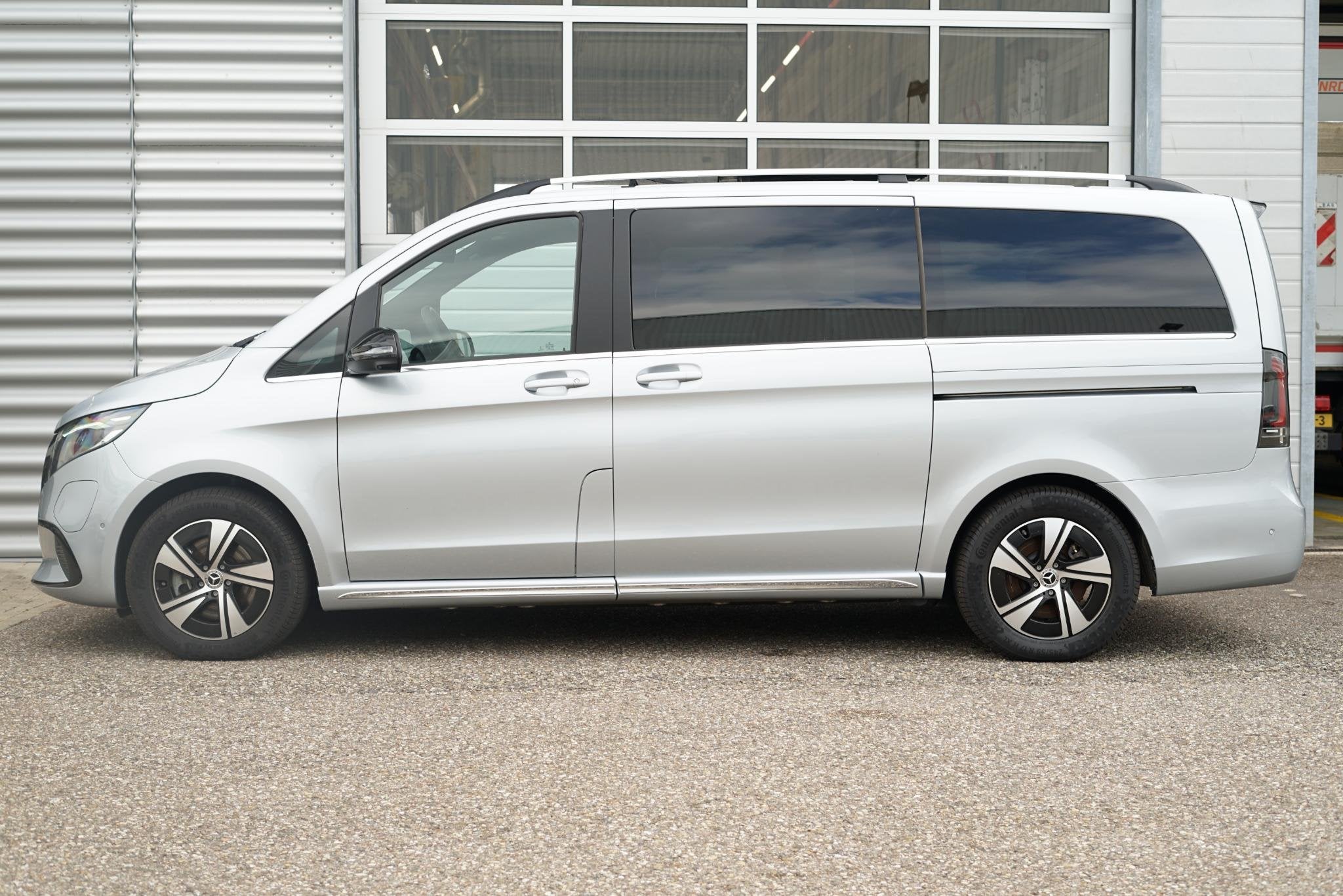 Mercedes-Benz EQV 300 L2 Avantgarde 90 kWh | Panoramadak | B, Auto's, Stof, Gebruikt, Overige modellen, 365 km