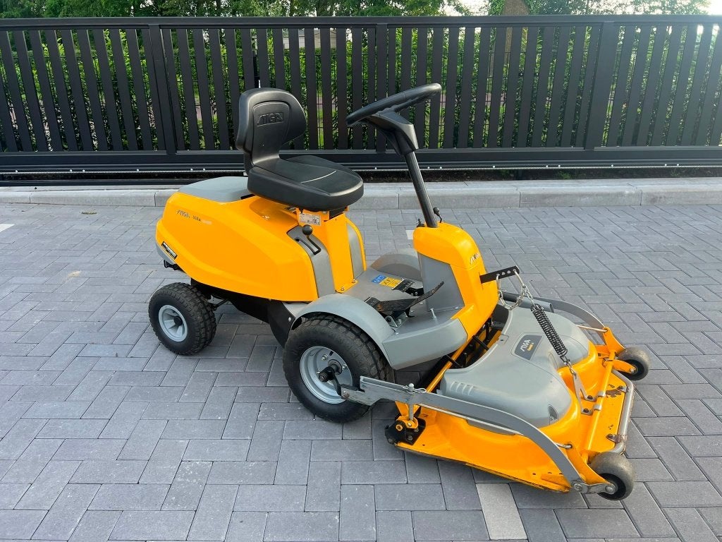 Stiga Villa 13 HST zitmaaier + 85 combi dek, Ophalen, Gebruikt, Stiga, Mulchfunctie