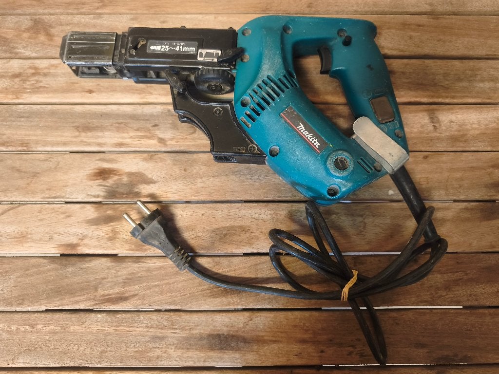 Makita schoefmachine, Ophalen, Gebruikt, Schroevendraaier, Makita