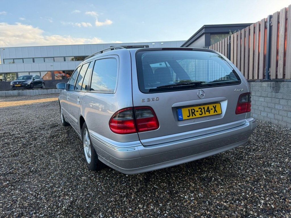 Mercedes-Benz E 320 4-MATIC | Kombi | Blijvend Youngtimer, foto 6