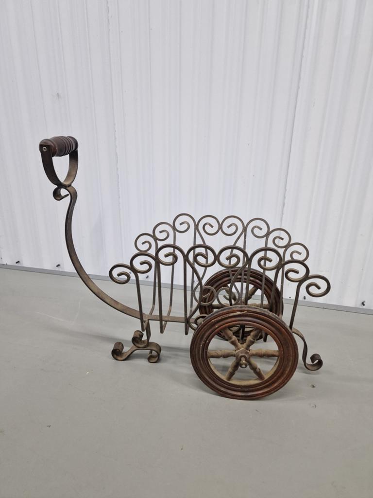 Vintage  Metal ijzere Cart Magazine Rack Holder, Huis en Inrichting, Woonaccessoires | Krantenbakken en Lectuurbakken, Ophalen