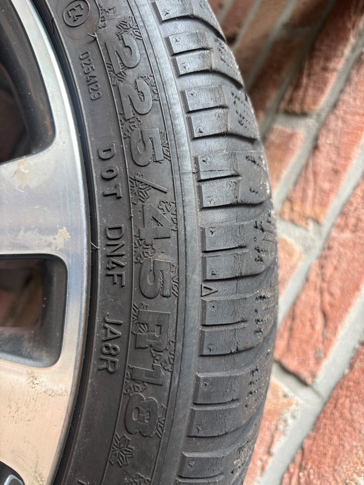 Mercedes-Benz 18 inch Winterbanden en Velgen 225/45R18, Auto-onderdelen, Banden en Velgen, Ophalen, 18 inch, Gebruikt, Banden en Velgen