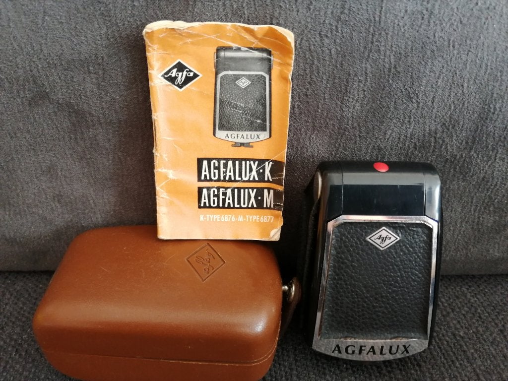 Agfa Agfalux KM 6876 6877 flitser opbergdoosje 6077 vintage, Gebruikt, Externe flitser, Ophalen of Verzenden, Inclusief accessoires