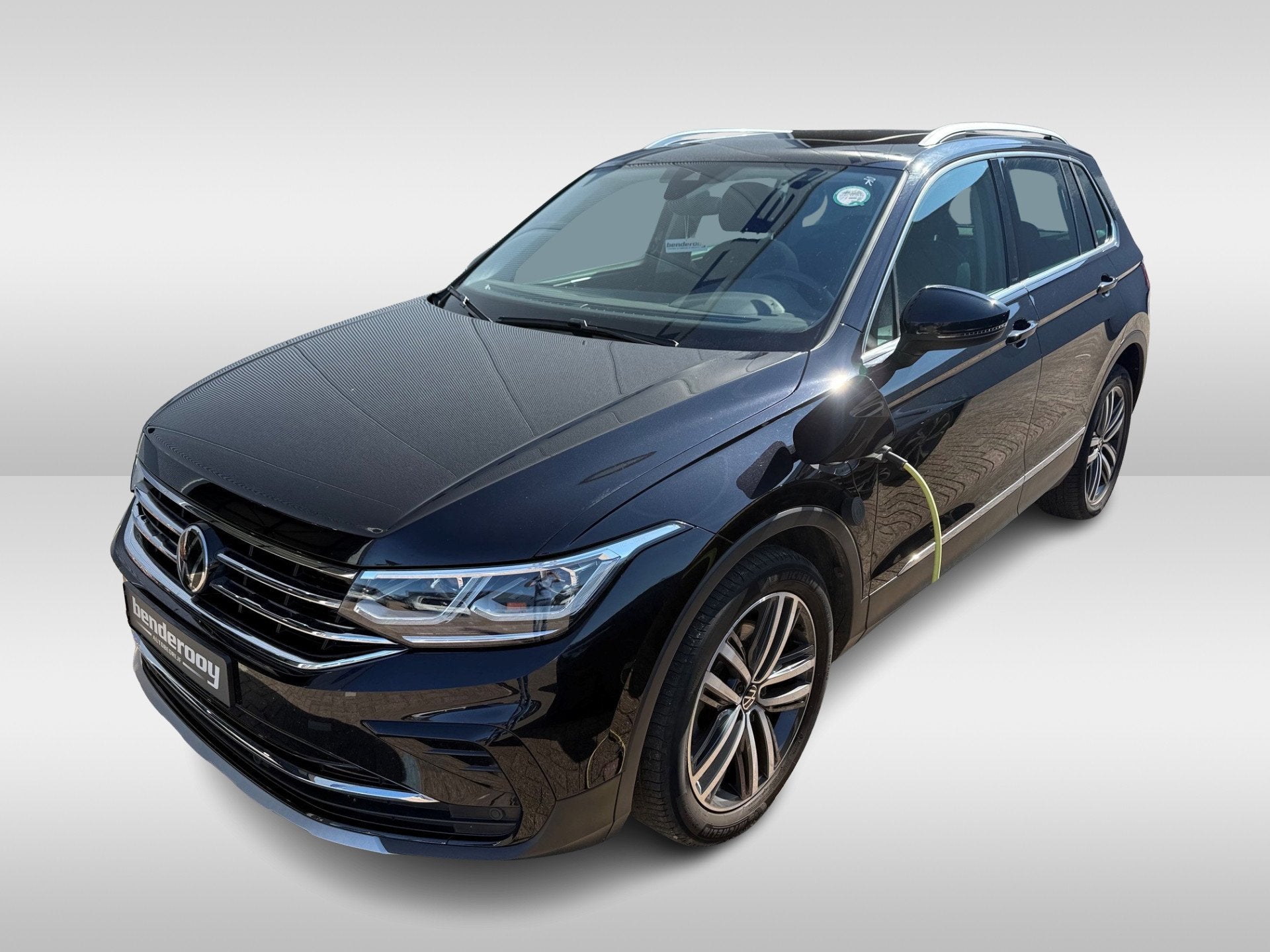 Volkswagen Tiguan 1.4 TSI eHybrid 245pk Elegance | Pano dak, Auto's, Dealer onderhouden, Euro 6, Alcantara, Zwart