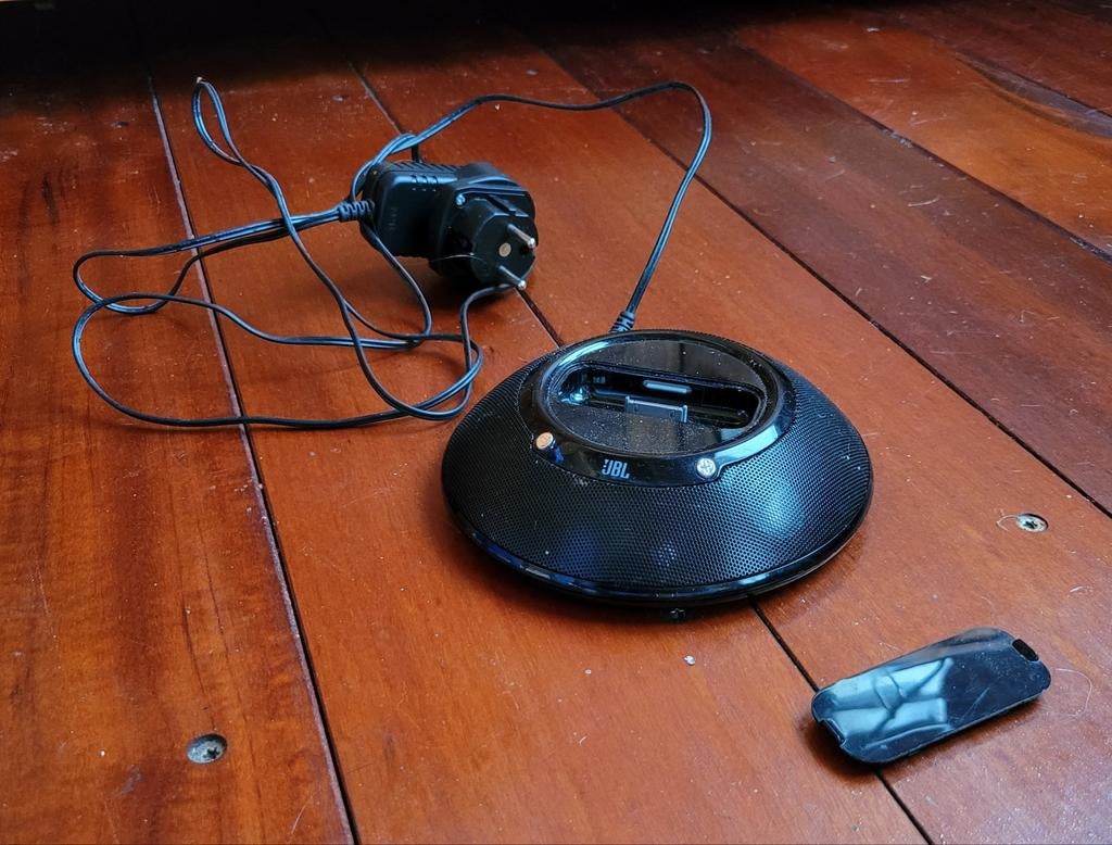 JBL On Stage Micro III iPod/iPhone Docking Station, Gebruikt, JBL, Overige typen, Ophalen of Verzenden