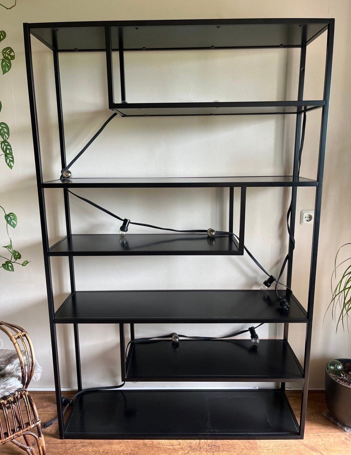 Karwei metalen wandrek/kast, Ophalen, Met plank(en), Gebruikt, 200 cm of meer