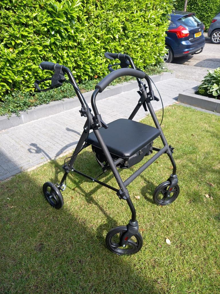 Nieuwe rollator te koop, Diversen, Rollators, Ophalen