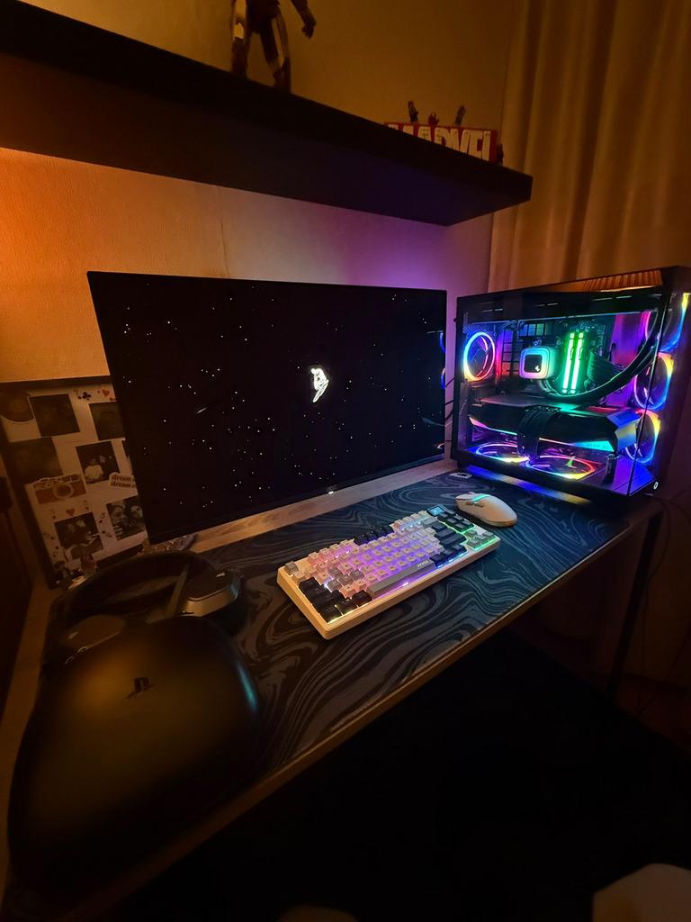 Game Setup Pc - 9070xt - 9700x - 32gb ram - Oled monitor etc, Computers en Software, Ophalen, Zo goed als nieuw, 4 Ghz of meer