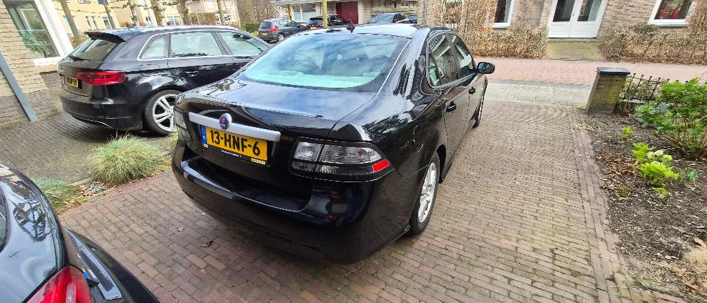Saab 9-3 1.8 I Sport Sedan 2009 Zwart, Auto's, Saab, Stof, 4 cilinders, 1796 cc, Origineel Nederlands