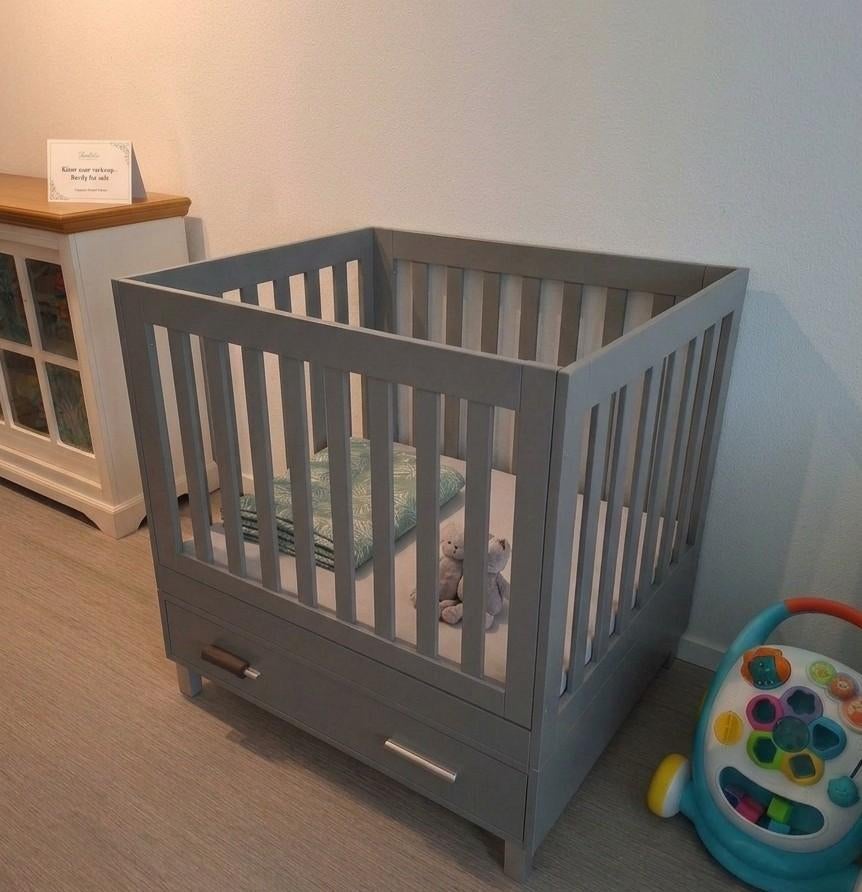 Grijze box met lade, Kinderen en Baby's, Boxen, Ophalen, Zo goed als nieuw, Boxkleed