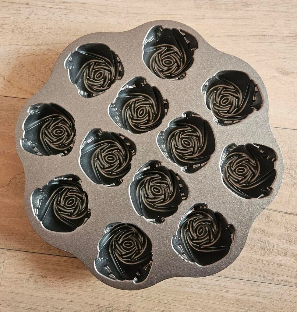 Zware bakvorm van Sweethart Rose, Ophalen of Verzenden, Zo goed als nieuw, Cupcakes, Bakvorm