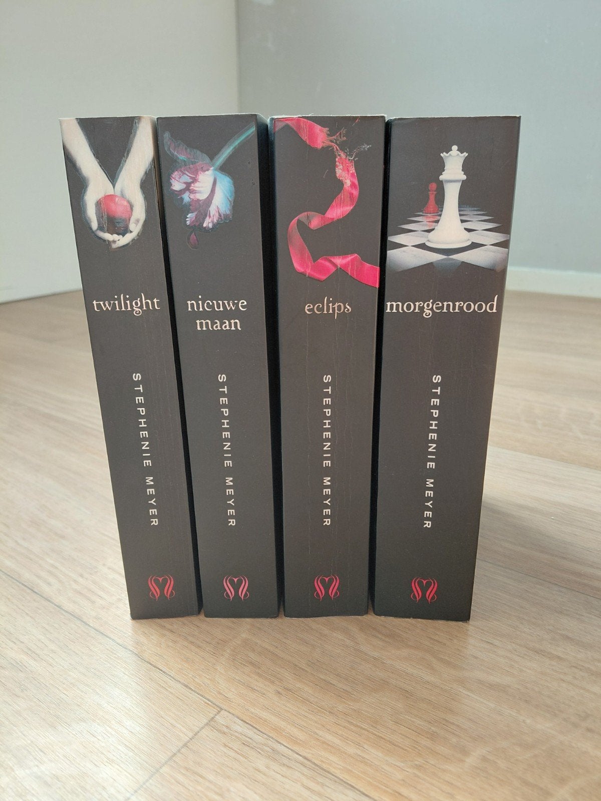alle 4 de boeken uit de Twilight serie van Stephenie Meyer., Boeken, Ophalen of Verzenden, Zo goed als nieuw