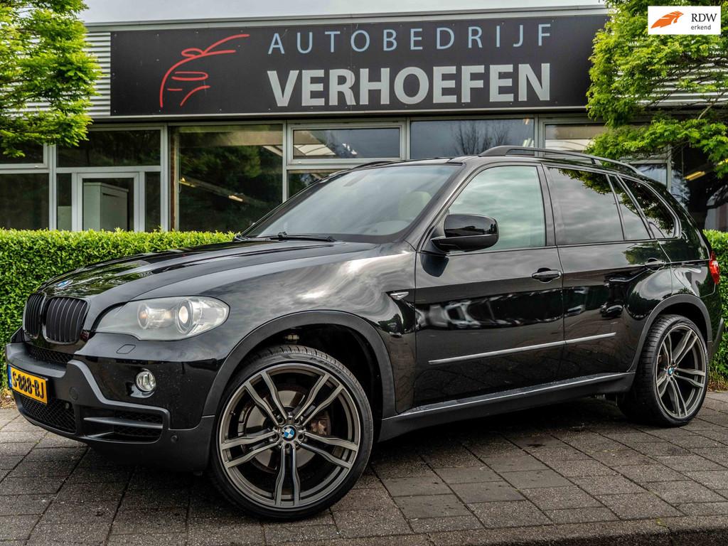 BMW X5 XDrive48i | 7P | PANORAMADAK | PARKEERCAMERA | MEMORY, Automaat, Gebruikt, Bi-Xenon koplampen, 138 €/maand
