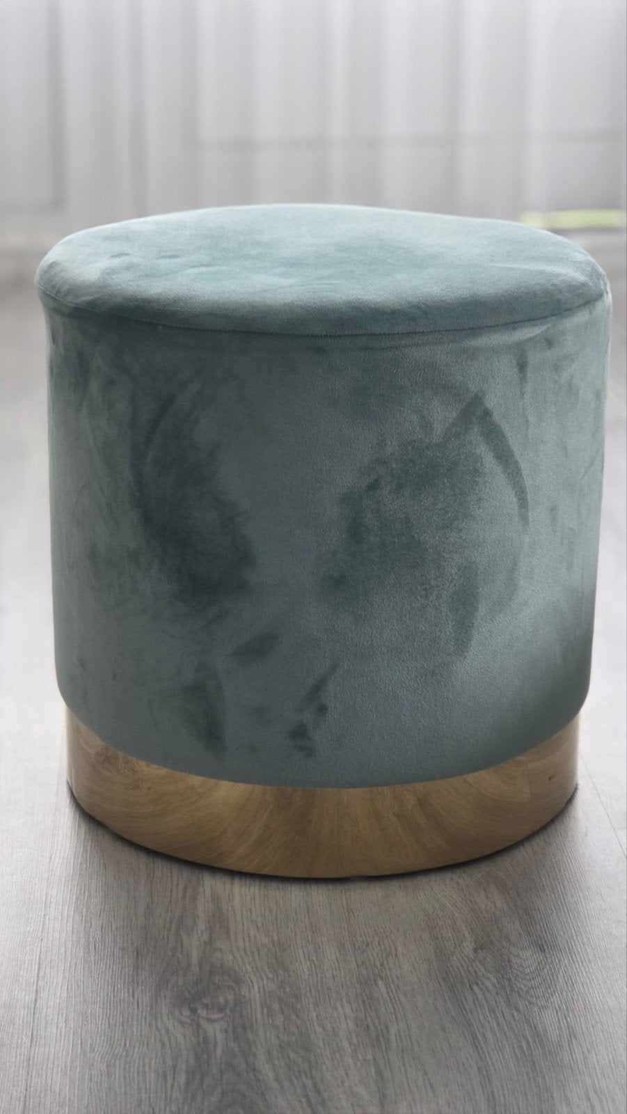 Turquoise Velvet Poef/krukje met Gouden Rand, Huis en Inrichting, Banken | Voetenbanken en Poefen, Ophalen, Minder dan 50 cm, Rond