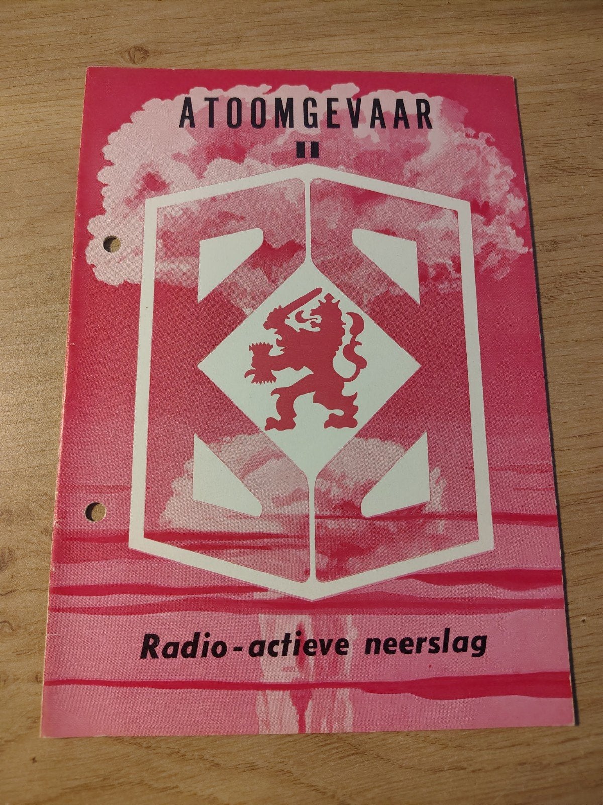 Bescherming Bevolking Atoomgevaar II Radio-actieve neerslag, Verzamelen, Ophalen of Verzenden, Landmacht, Nederland, Boek of Tijdschrift