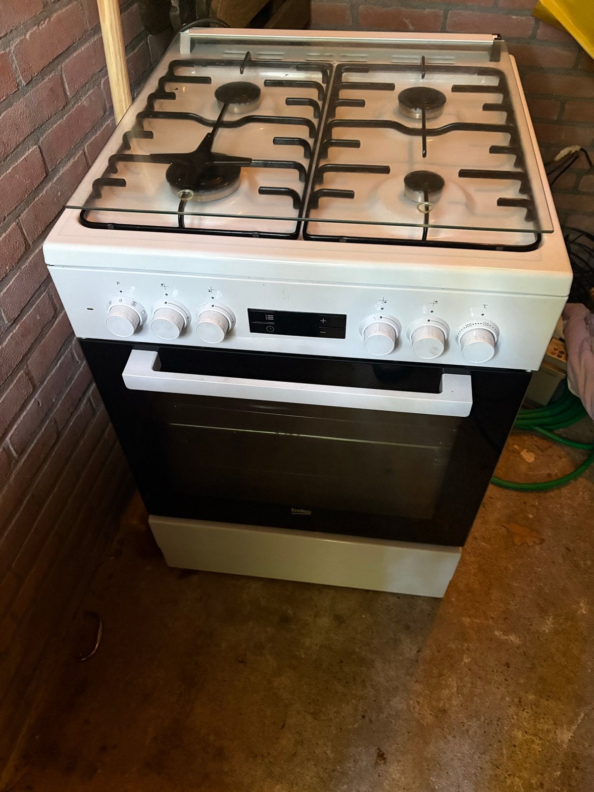 Beko gasfornuis met oven - zo goed als nieuw, Ophalen, 60 cm of meer, 4 kookzones, Zo goed als nieuw