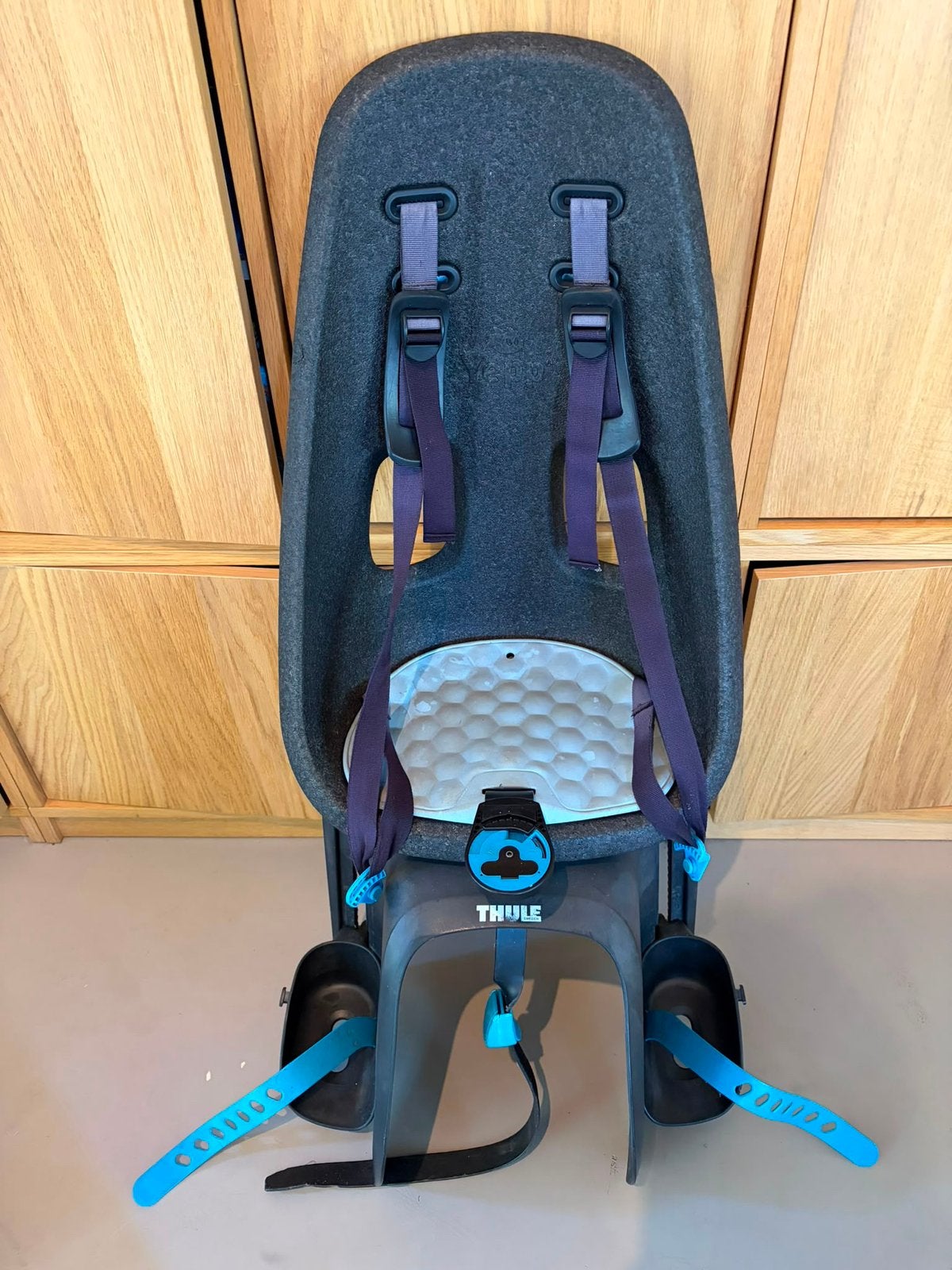 Fietsstoeltje achter / achterzitje Yepp Thule, Fietsen en Brommers, Fietsaccessoires | Fietsstoeltjes, Achterzitje, Ophalen, 15 t/m 25 kg