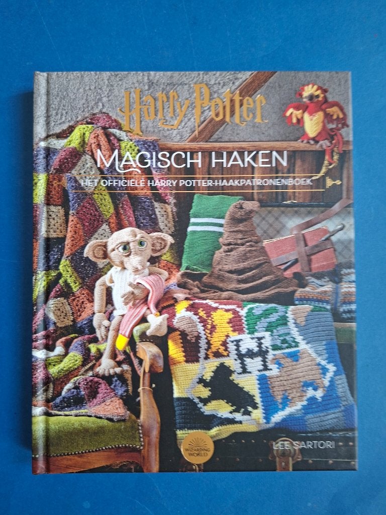 Harry Potter - Magisch haken - Lee Sartori, Boeken, Verzenden, Zo goed als nieuw, Breien en Haken