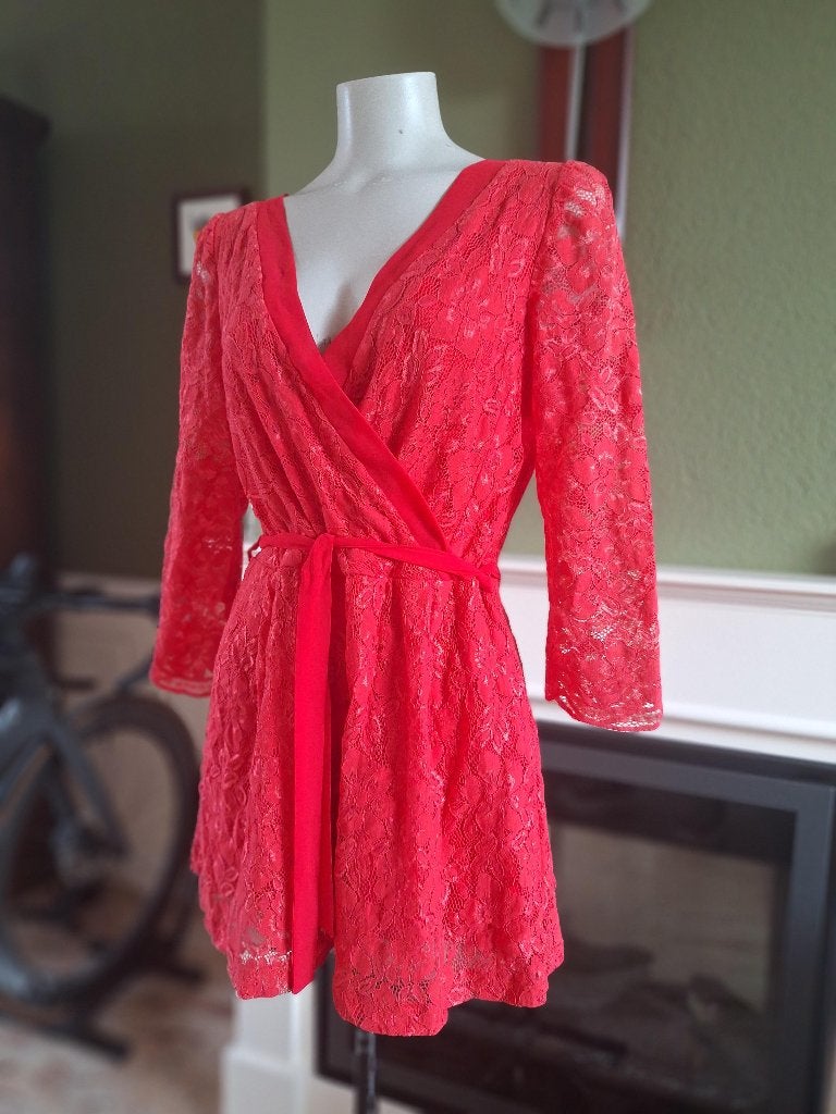 Rinascimento rode kanten jumpsuit L, Kleding | Dames, Verzenden, Zo goed als nieuw, Rood, Rinascimento
