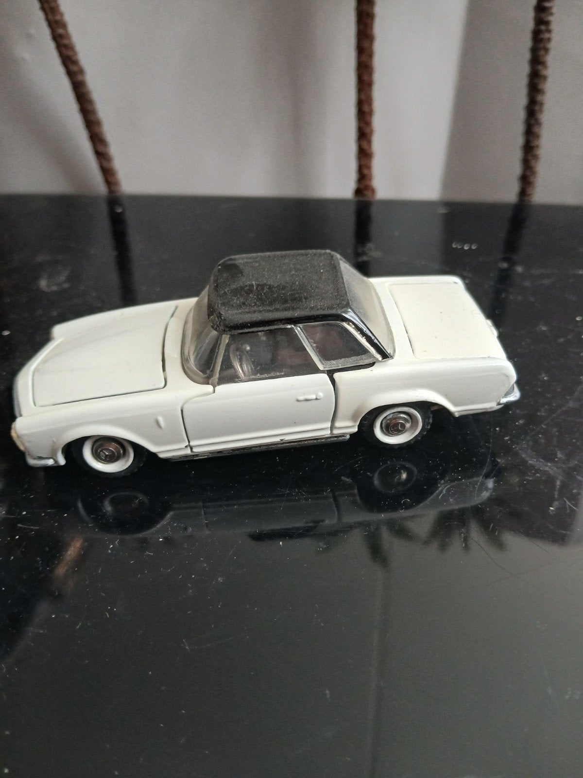 Mercedes 230SL. Tekno Denmark,  gerestaureerd, Hobby en Vrije tijd, Ophalen of Verzenden