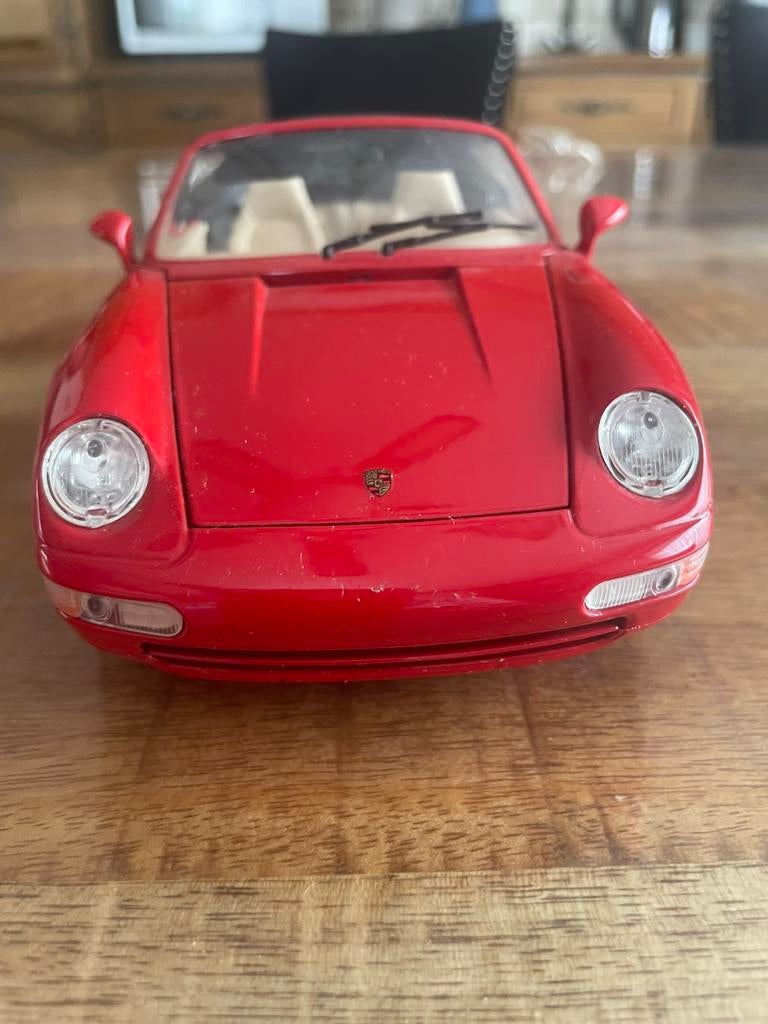 Porche carrera 911.        1993.           1.18, Hobby en Vrije tijd, Modelauto's | 1:18, Ophalen of Verzenden, Zo goed als nieuw