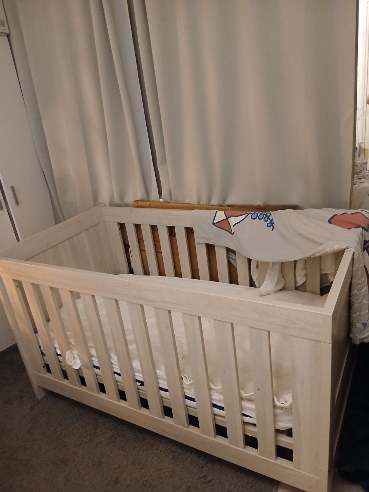 Mooie commode en babybed van Babydump (excl. matras), Ophalen, Gebruikt, Commode