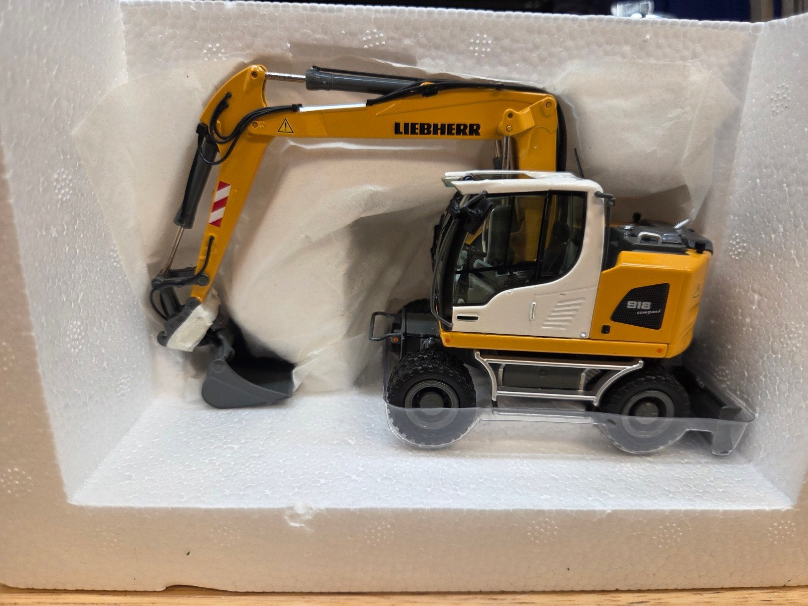 Liebherr 918 Compact NZG graafmachine model, Ophalen of Verzenden, Nieuw, Hijskraan, Tractor of Landbouw, NZG