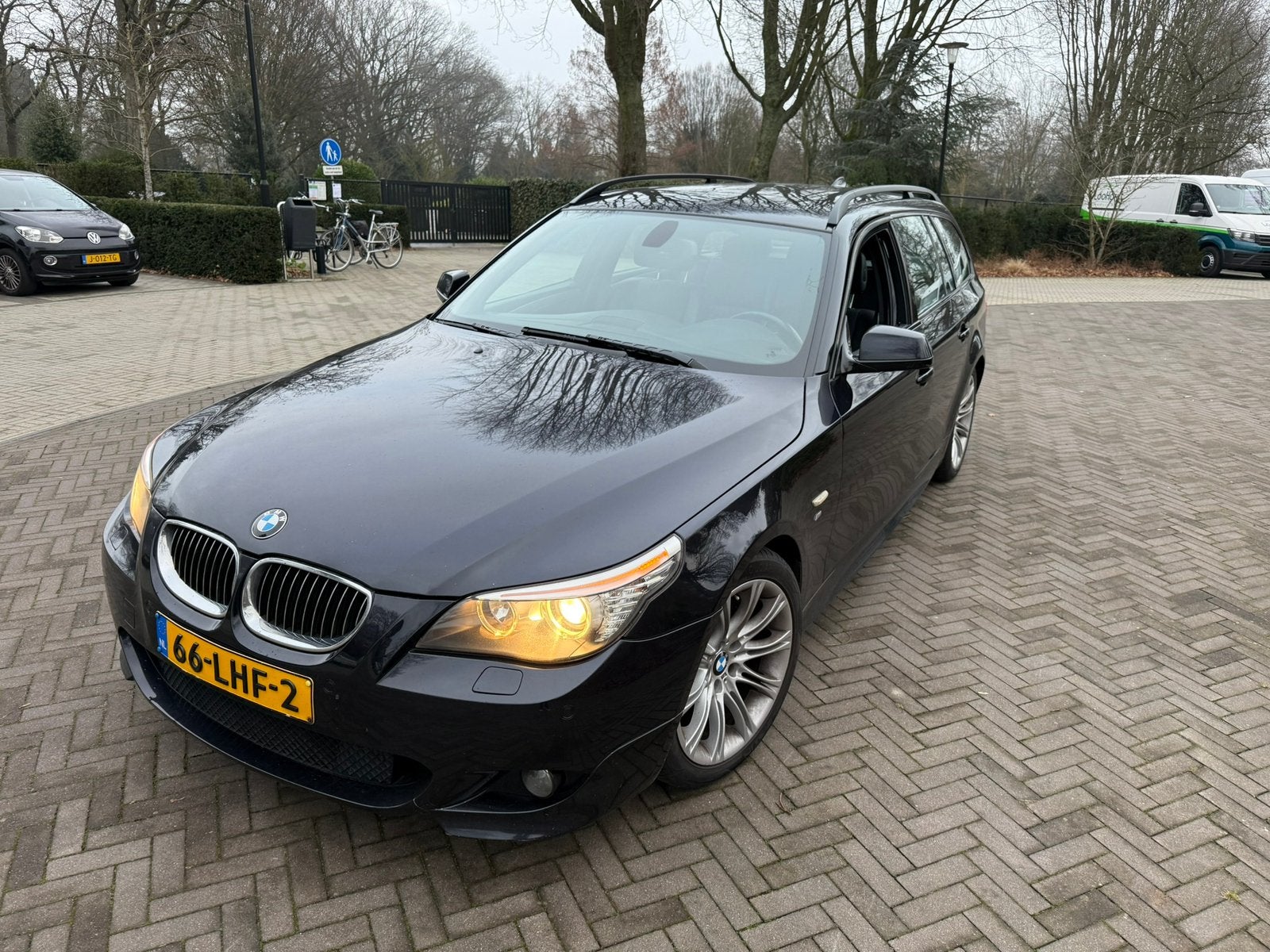 BMW 5-Serie 520i Touring 2010 M Pakket Automaat Facelift, Auto's, BMW, Automaat, Achterwielaandrijving, Zwart, 4 cilinders