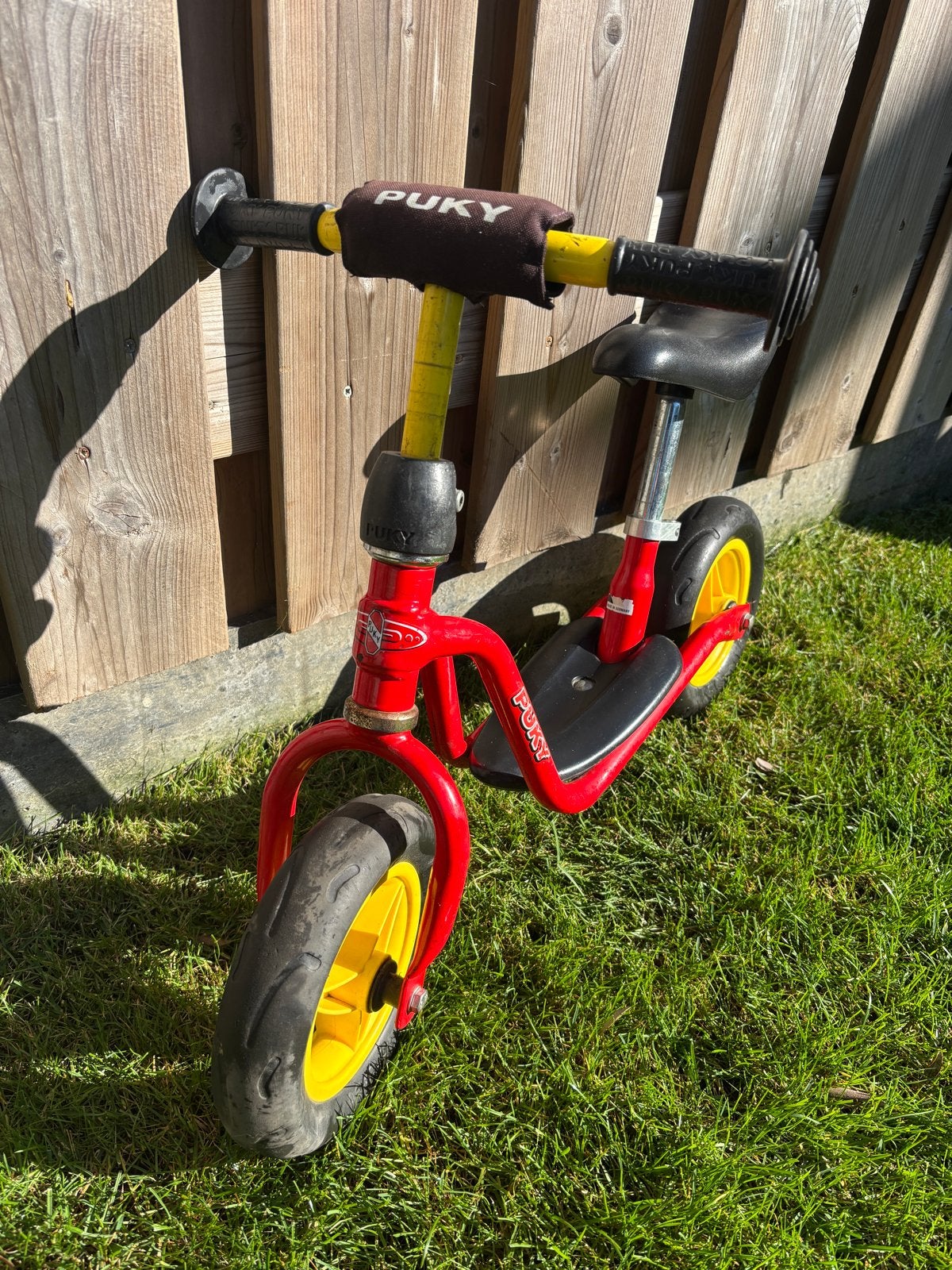 Puky loopfiets rood/geel - Ideaal voor de kleintjes!, Ophalen, Zo goed als nieuw, Minder dan 16 inch