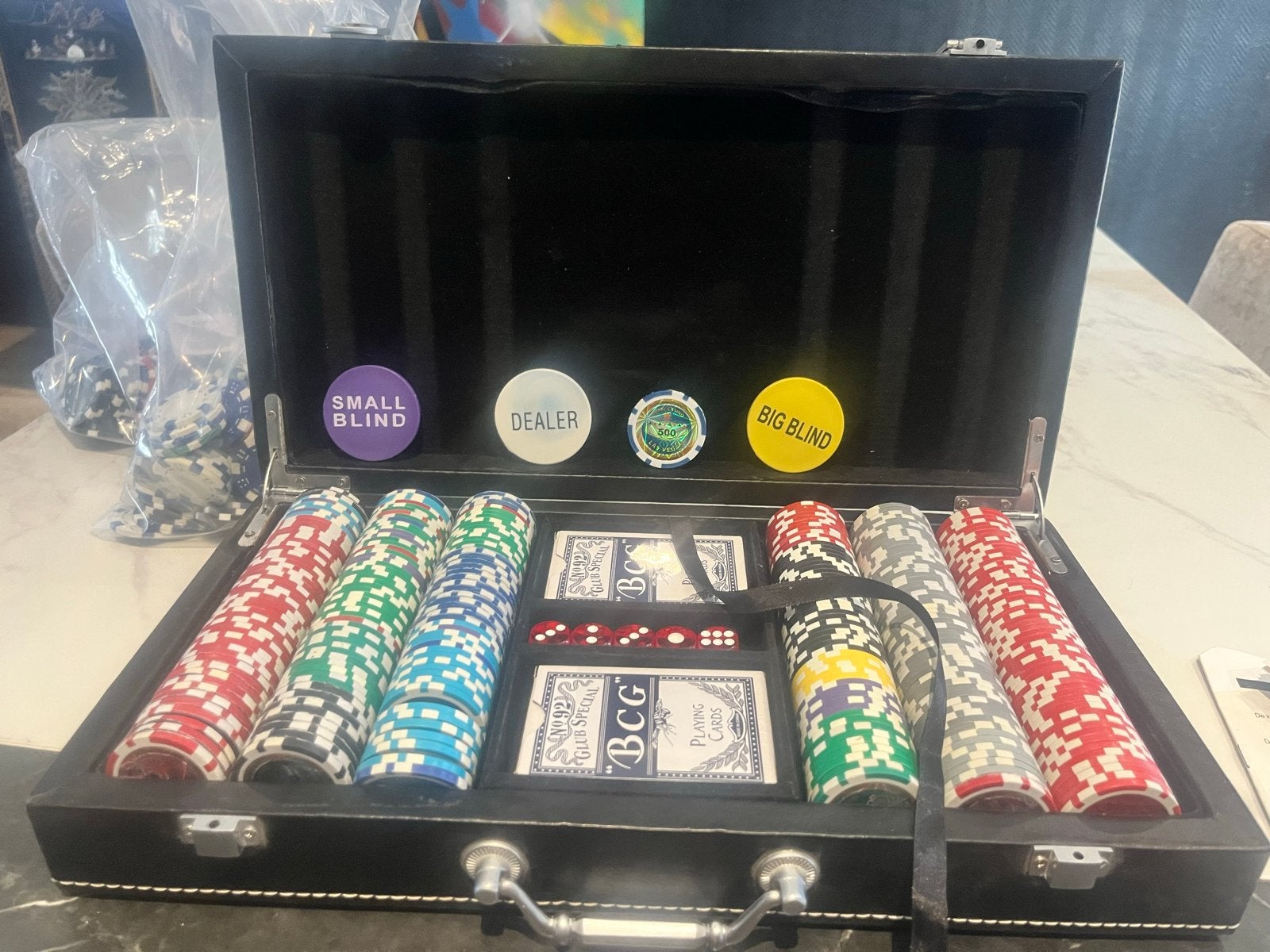Nieuwe en complete poker set - Moeilijk te vinden!, Vijf spelers of meer, Ophalen of Verzenden, Nieuw