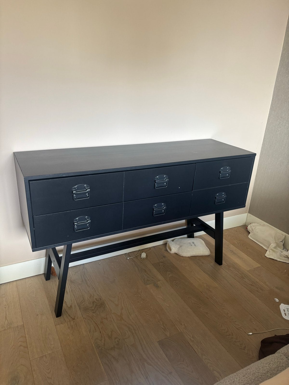 Zwart Woood dressoir - 140x44x85 cm, Huis en Inrichting, Kasten | Dressoirs, Ophalen, Gebruikt, 150 tot 200 cm, Met lade(s)