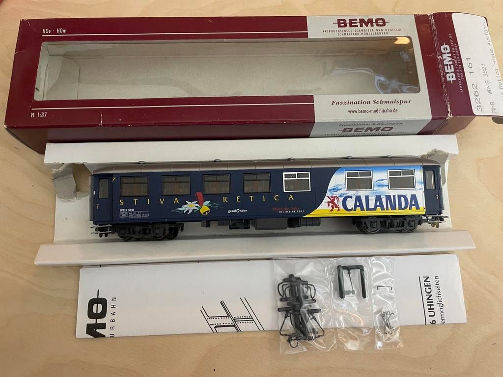 Bemo Rhb H0m WR-S 3821 “Calanda Land” - 3262 161, Ophalen of Verzenden, Zo goed als nieuw, Gelijkstroom, Wagon