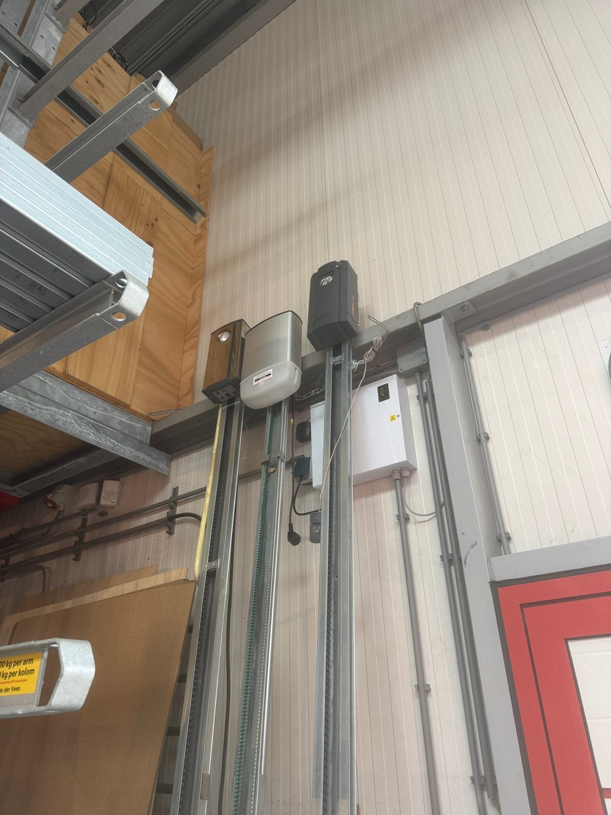 Garagedeur motor verschillende soorten 3300mm lang, Ophalen, Garagedeur, Zo goed als nieuw, 120 cm of meer