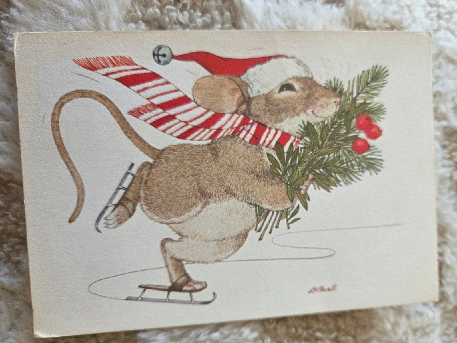Vintage Kerstkaart: Schaatsende Muis met Kersttak, Verzenden, 1980 tot heden, Gelopen, Feest(dag)