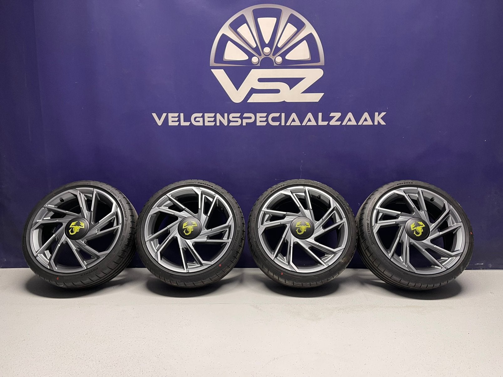 LM velgen Fiat 500 Abarth, 18 inch met zomerbanden, 18 inch, Velg(en), Nieuw, Personenwagen