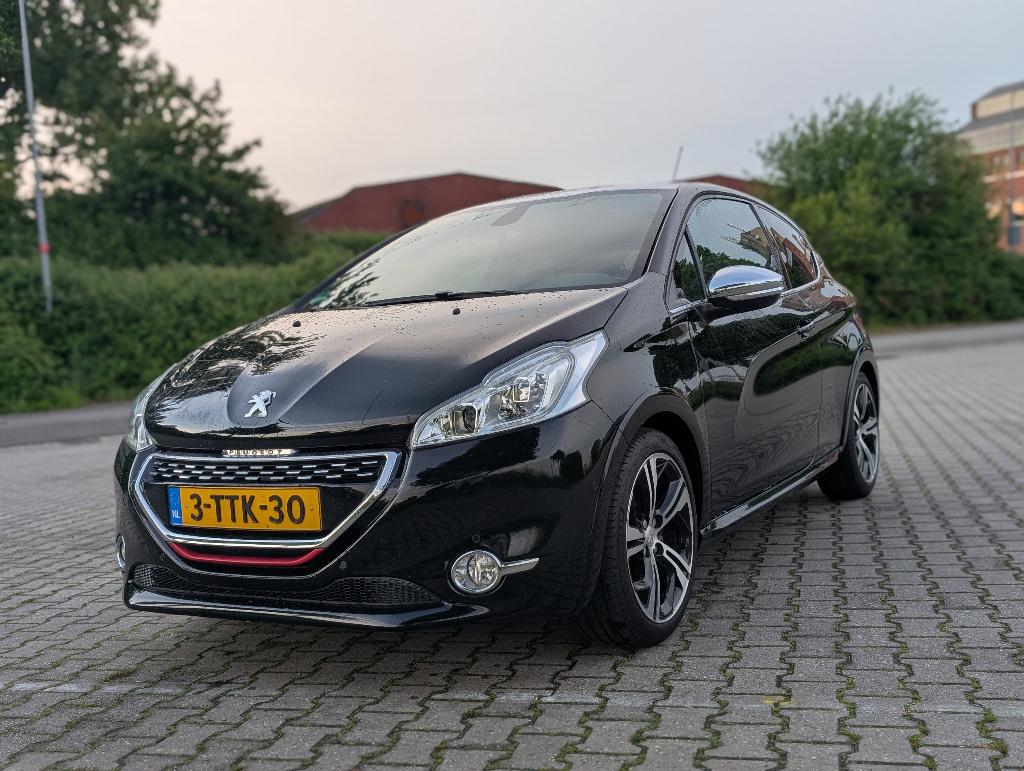 Peugeot 208 1.6 GTI 147KW 3-D 2014 Zwart, Auto's, Peugeot, Voorwielaandrijving, Euro 5, Zwart, Handgeschakeld