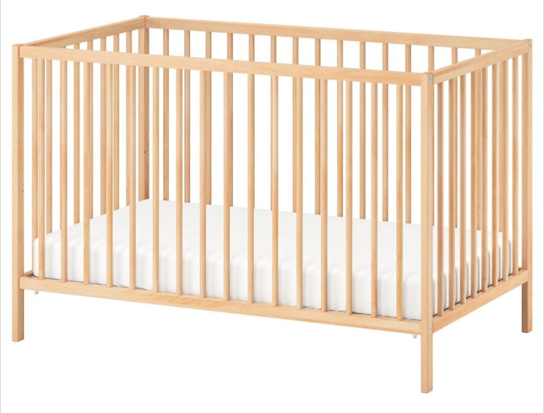 Ledinkant SNIGLAR met matras VYSSA (IKEA) met co-sleper balk, Ophalen, Zo goed als nieuw, Minder dan 140 cm, Matras
