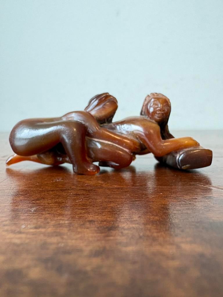 Beeldje erotische scène vrouw man naakt japan netsuke, Verzamelen, Beelden en Beeldjes, Ophalen of Verzenden, Gebruikt, Mens