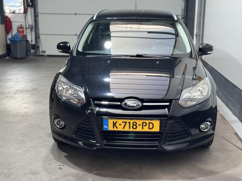 Ford Focus Wagon 1.6 EcoBoost Titanium, Gebruikt, 4 cilinders, 150 pk, Zwart