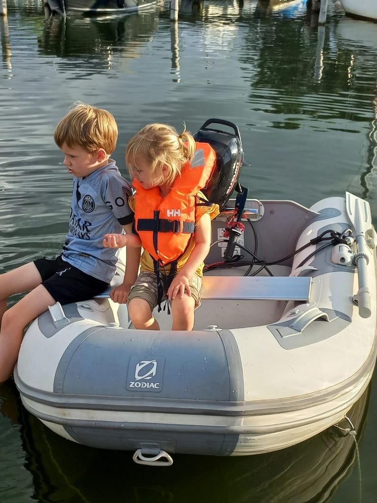 Zodiac rubberboot met motor, Watersport en Boten, Rubberboten, Ophalen of Verzenden, Gebruikt, Benzine, Zodiac