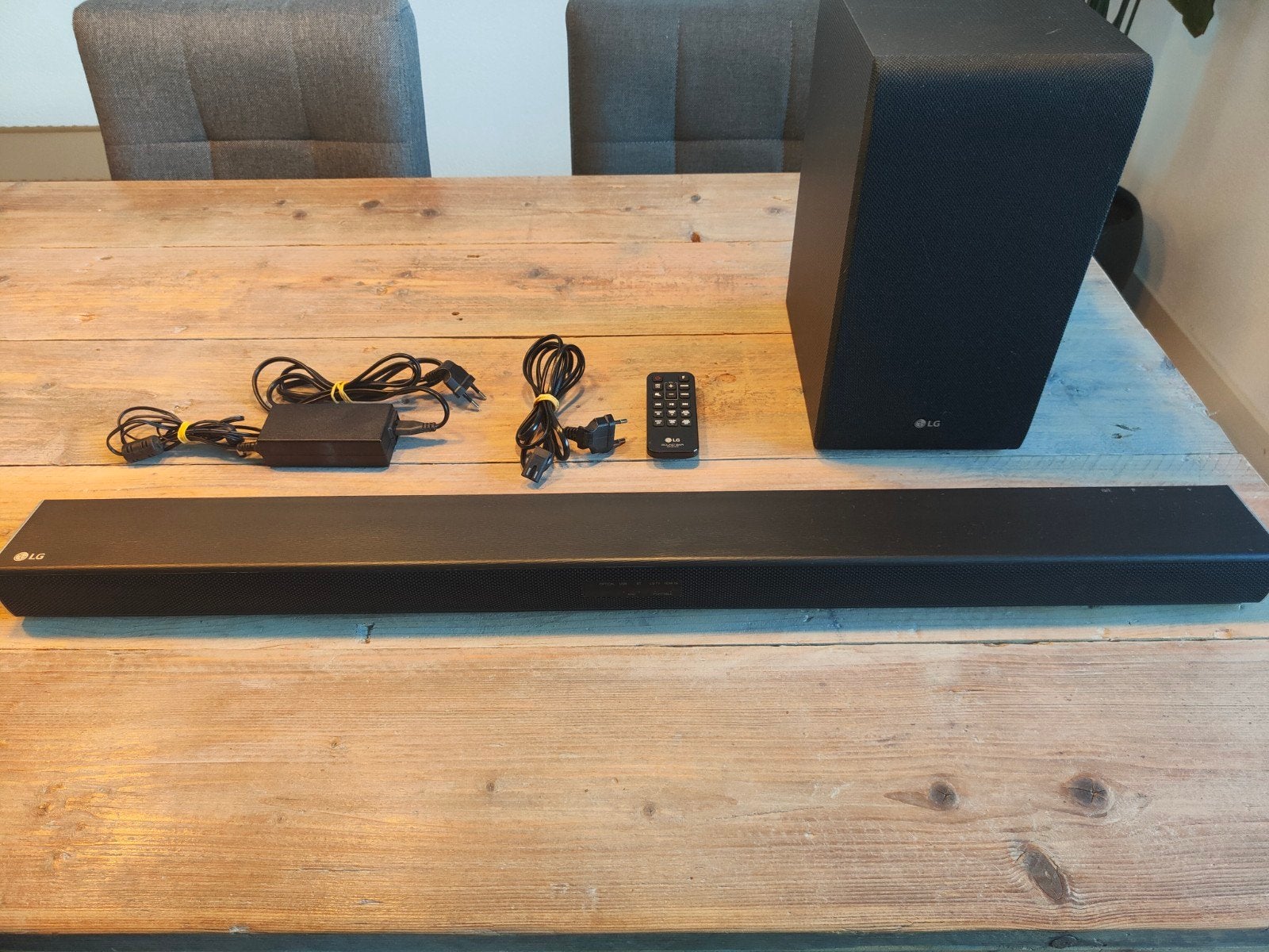 LG SJ4 Soundbar met draadloze subwoofer, Ophalen, Bluetooth, Gebruikt