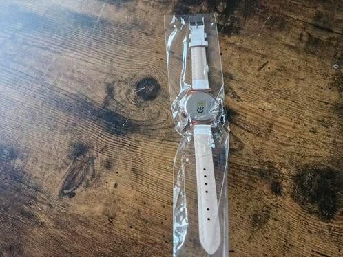 Wit dames quartz horloge Met sier diamantjes hh, Onbekend, Nieuw, Ophalen of Verzenden, Onbekend