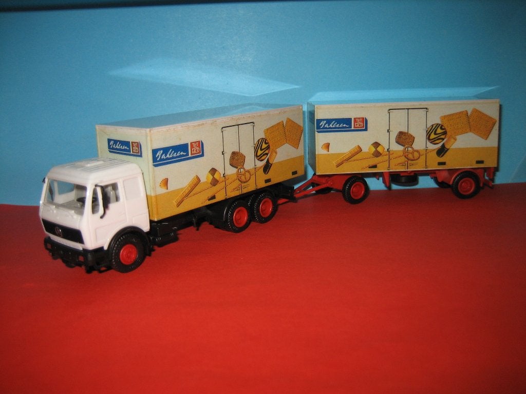 Bahlsen  MERCEDES combi  Herpa, Ophalen of Verzenden, Zo goed als nieuw, Bus of Vrachtwagen, Herpa