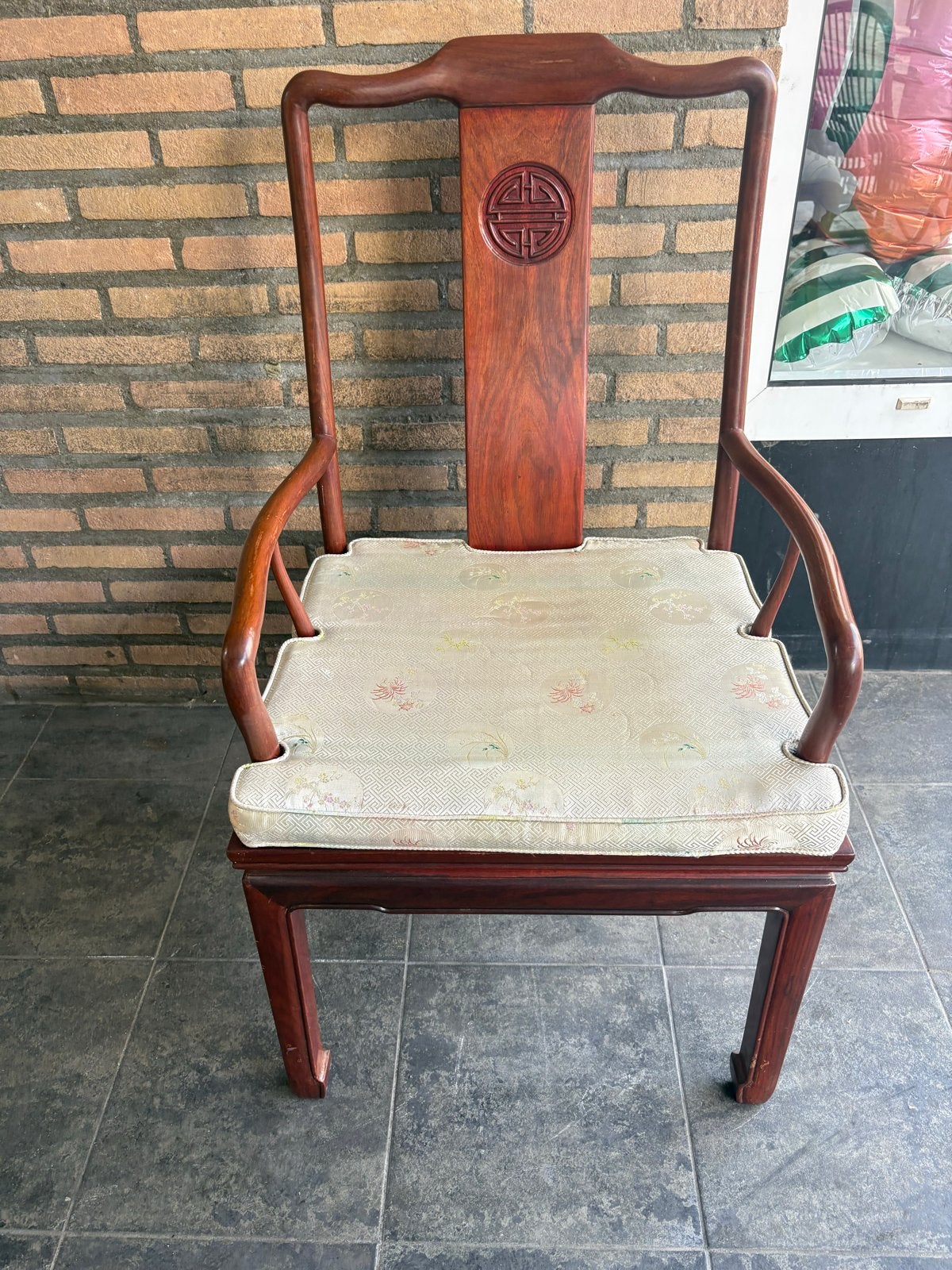 Antieke Chinese stoel met kussen, Antiek en Kunst, Antiek | Meubels | Stoelen en Banken, Ophalen
