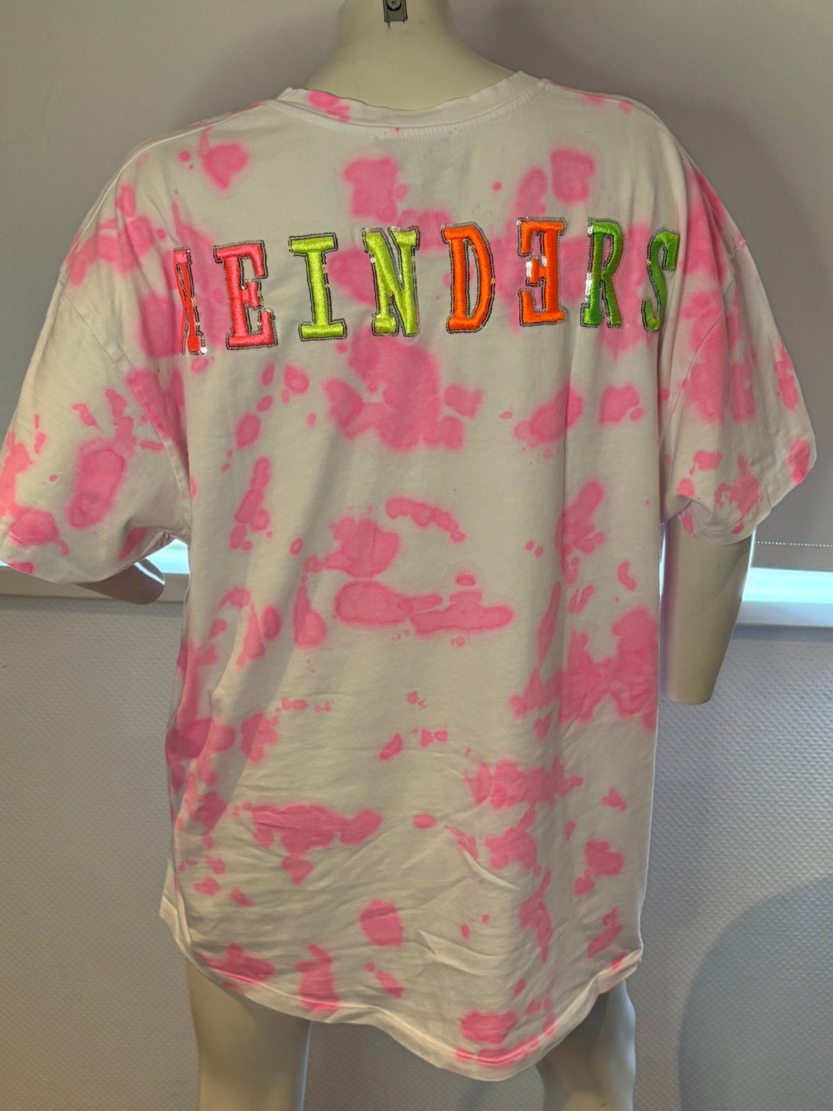 Reinders shirt met gekleurde letters one size, ., Wit, Ophalen of Verzenden, Zo goed als nieuw