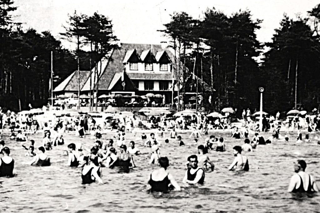 804662	Apeldoorn	Natuurbad Berg en Bosch	1946	Gelopen, Ophalen of Verzenden, 1940 tot 1960, Gelopen, Gelderland