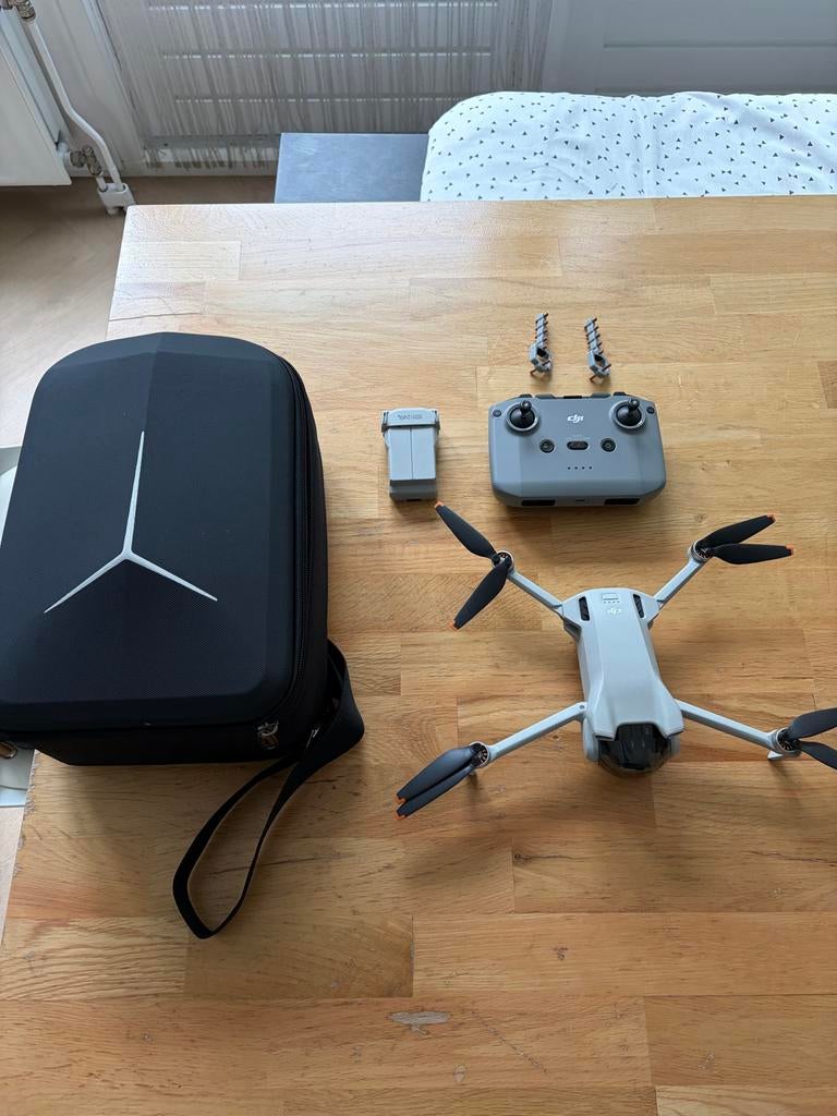 DJI Mini 3 Drone 2 mnd oud + 1 extra batt  + tas + 128GB, Audio, Tv en Foto, Drones, 30 tot 45 minuten, Cameradrone, 5 tot 10 kilometer