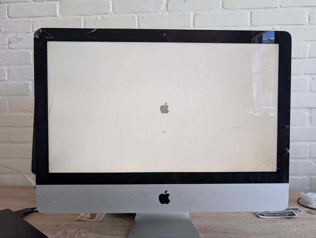 iMac 21.5" (Eind 2012) - Volledig Functioneel, Barst in Glas, Gebruikt, 2 tot 3 Ghz, IMac, Ophalen of Verzenden