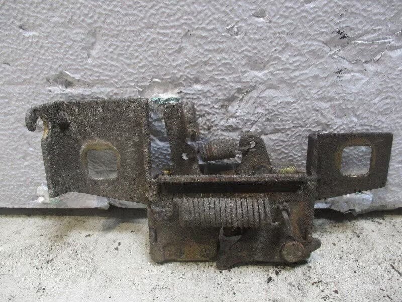 MOTORKAP SLOT Ford Fiesta 2 (01-1983/11-1989), Auto-onderdelen, Gebruikt, Ophalen of Verzenden, Henry-Ford-Straße 1 50735 Köln, DE