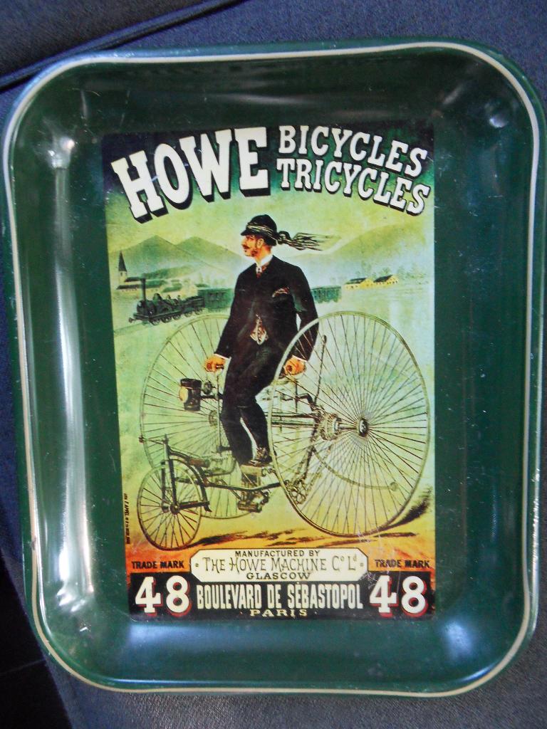 Vintage emaille dienblad van Howe Bicycles Tricycles, Ophalen of Verzenden, Rond, Metaal